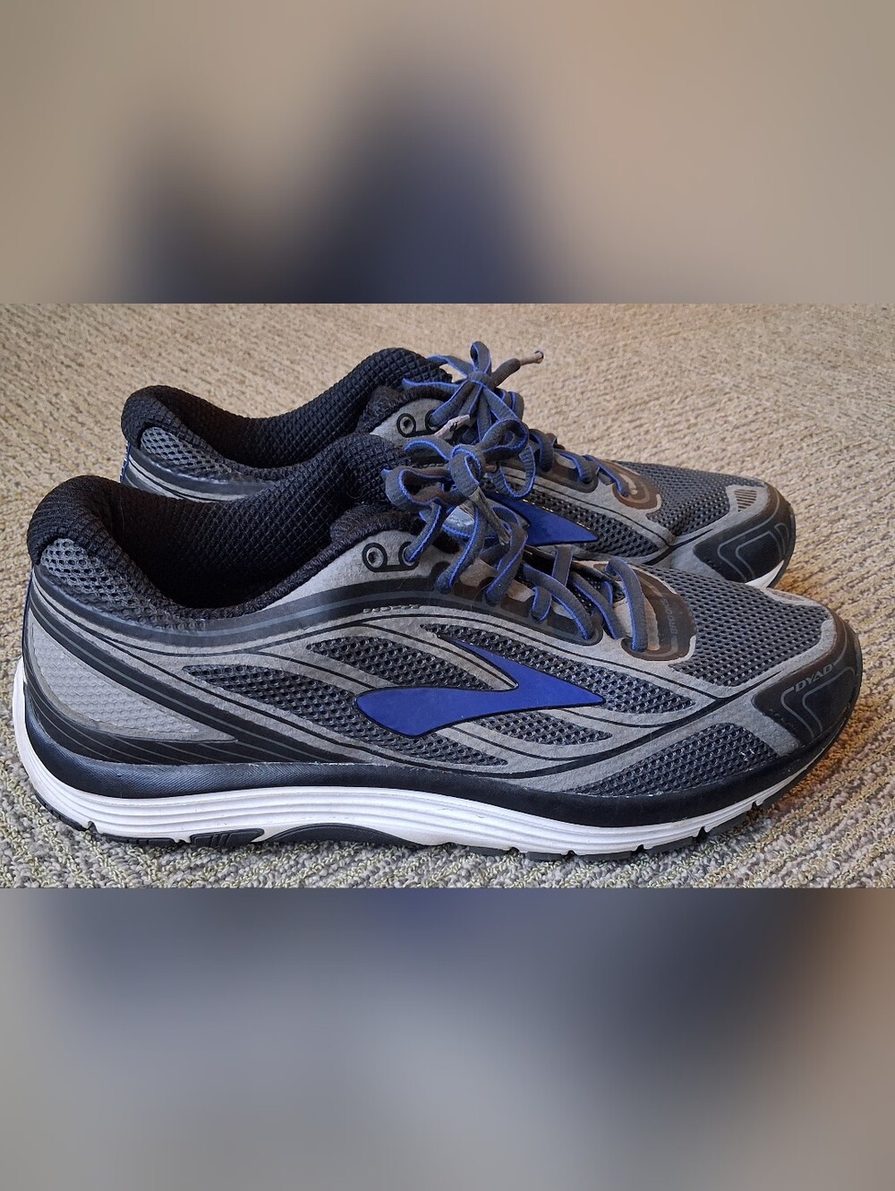 Brooks "Dyad 9" Mens Running Shoes